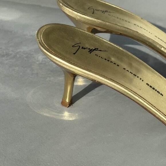 Giuseppe Zanotti Embellished Beaded Kitten Heels - Picture 6 of 15